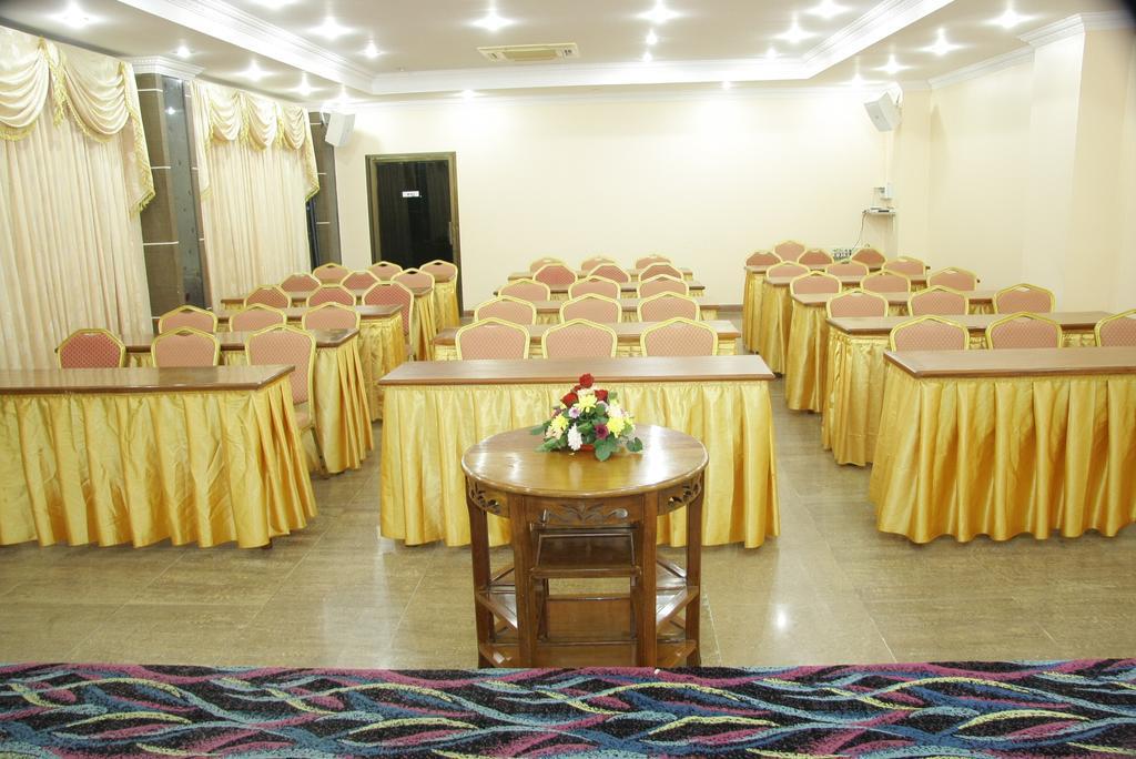 Golden Sand Hotel สีหนุวิลล์ ภายนอก รูปภาพ